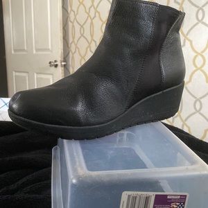 Black short boot